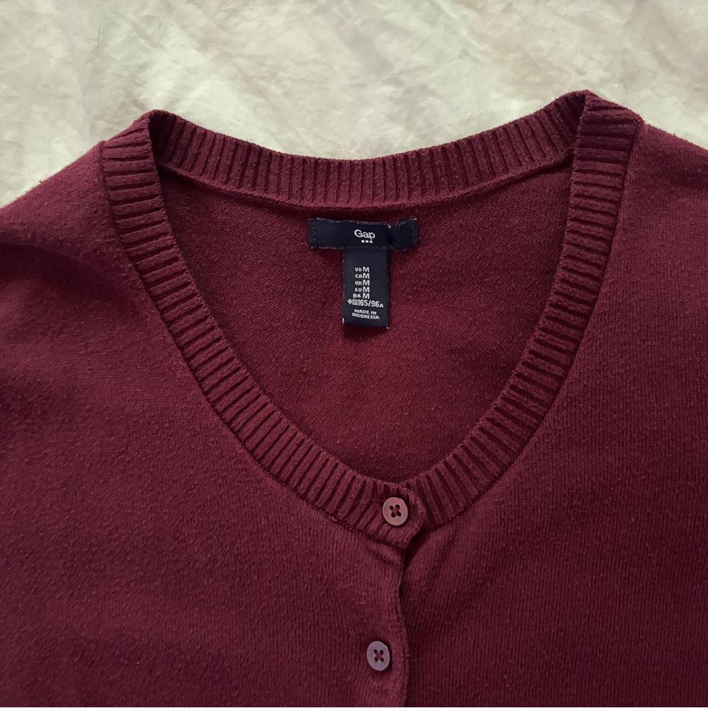 GAP Crewneck cardigan